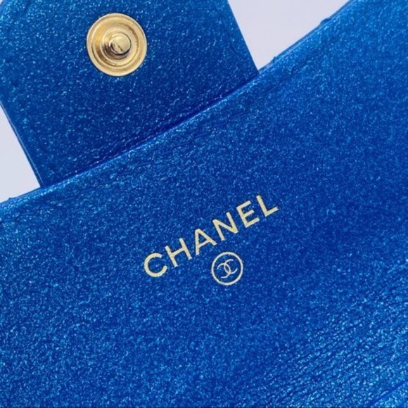 EUC CHANEL Metallic Blue Calfskin Quilted Reissue Flap Card Holder - Picture 14 of 15